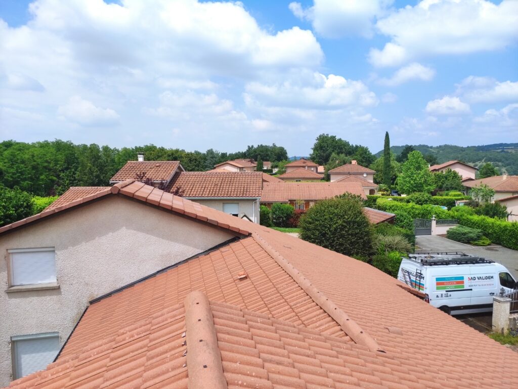 Balise alt : Vue de toits à Toulouse, travaux de rénovation énergétique AD VALIDEM.