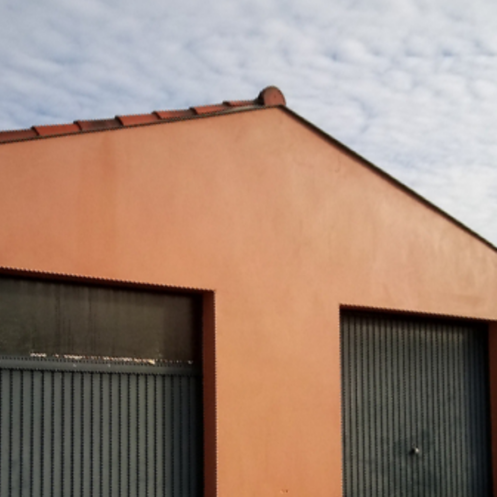 "Façade d'un bâtiment rénové à Toulouse, travaux de rénovation énergétique."